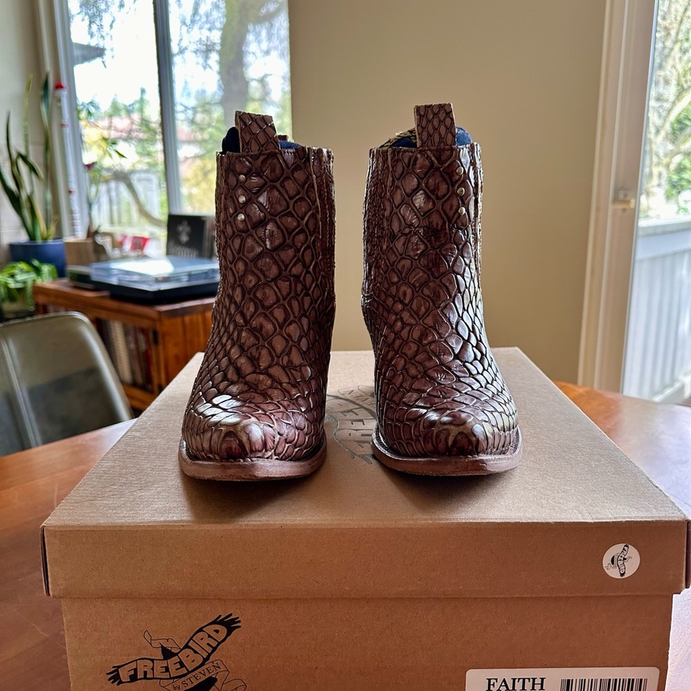 Freebird Women's Brown Ankle Boots
